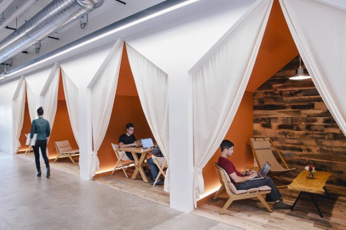 офис Airbnb